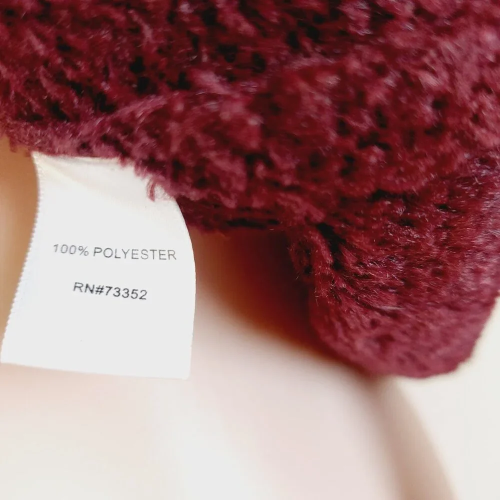 It's Our Time Women's Maroon Turtleneck Pullover Fuzzy Fleece Sweater Size M